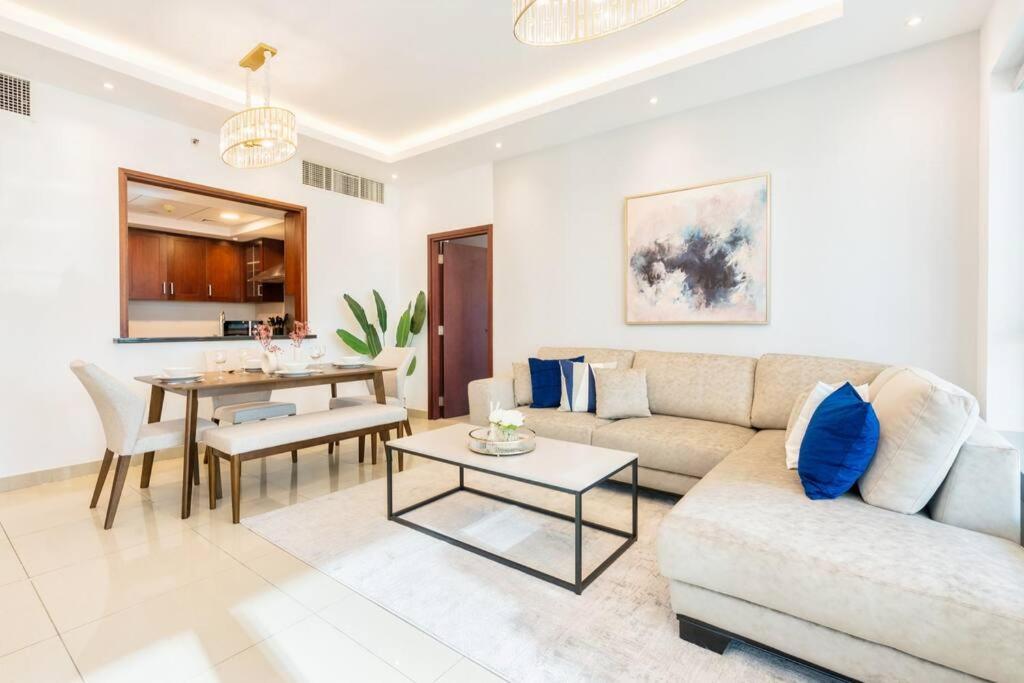 New! Luxury 3Bedroom With Spectacular Burj Views Downtown Дубай Экстерьер фото
